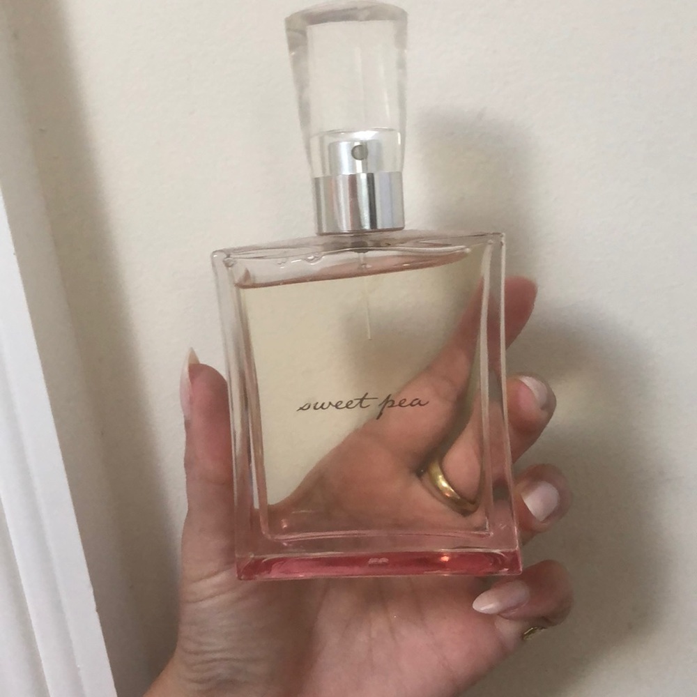 Bath and body works sweet pea fragrance